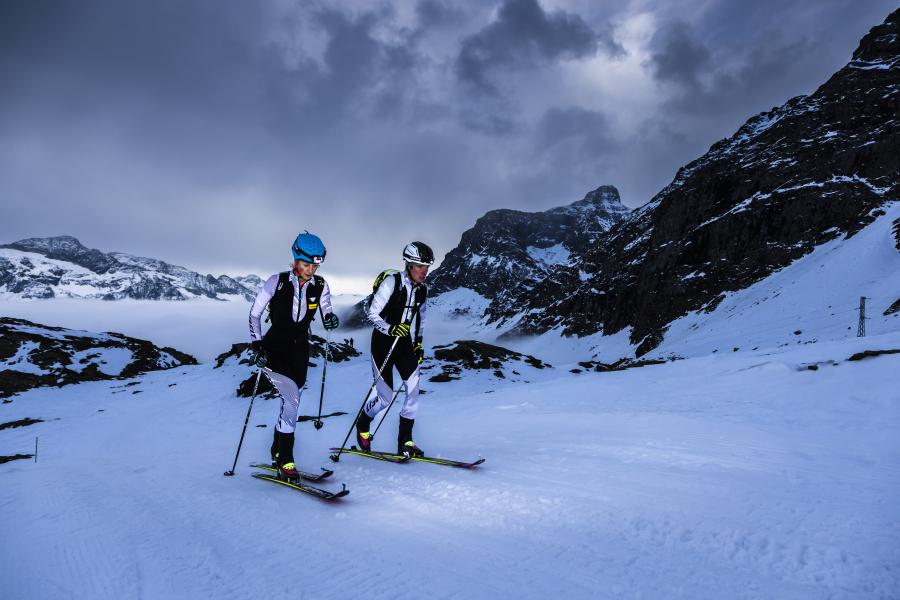 Sci alpinismo in notturna