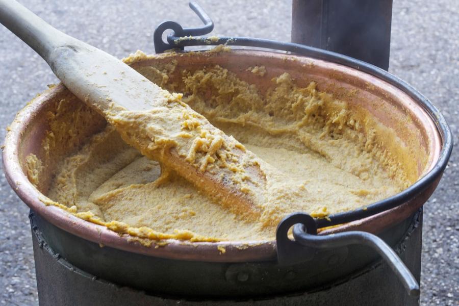 Soupe aux haricots au Rione Vernae