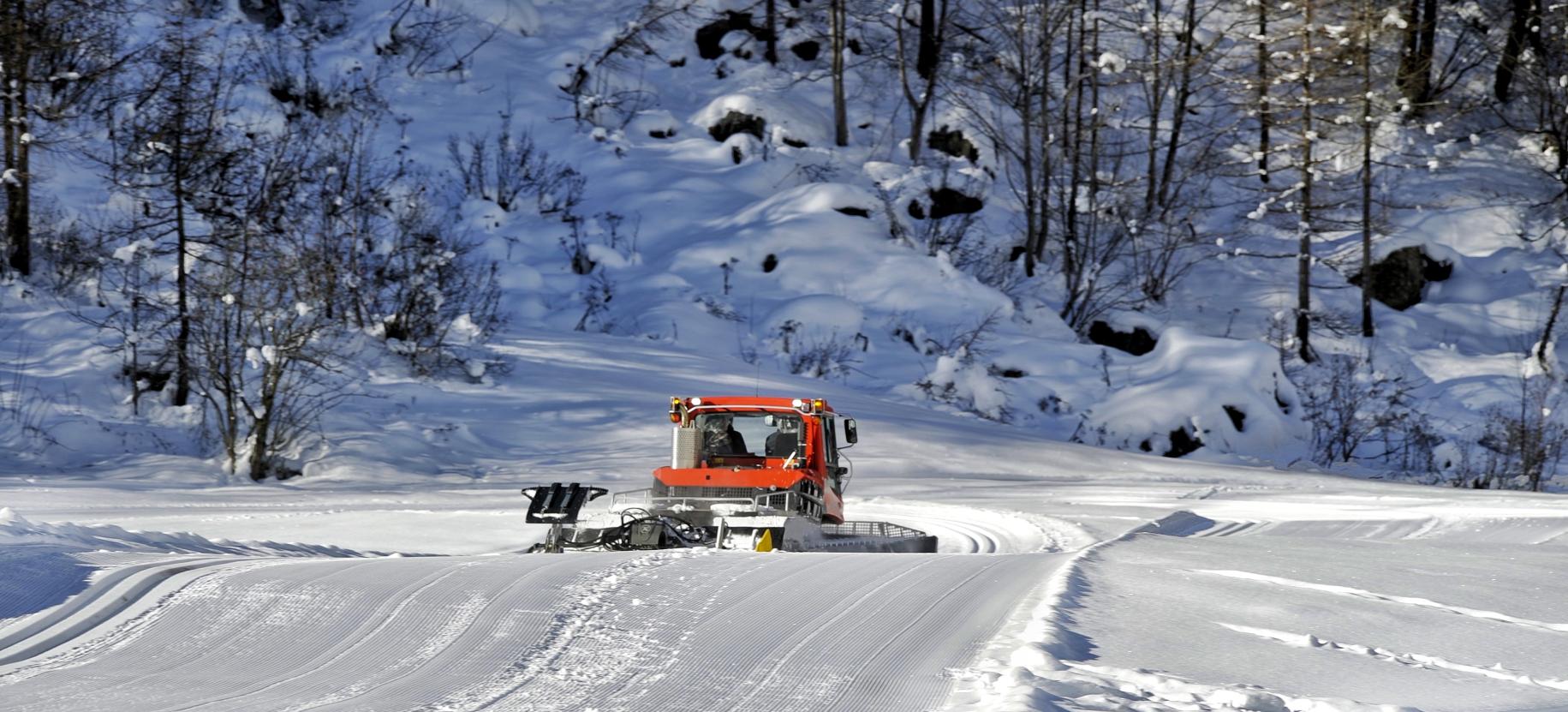 Snowcat on the cross-country track