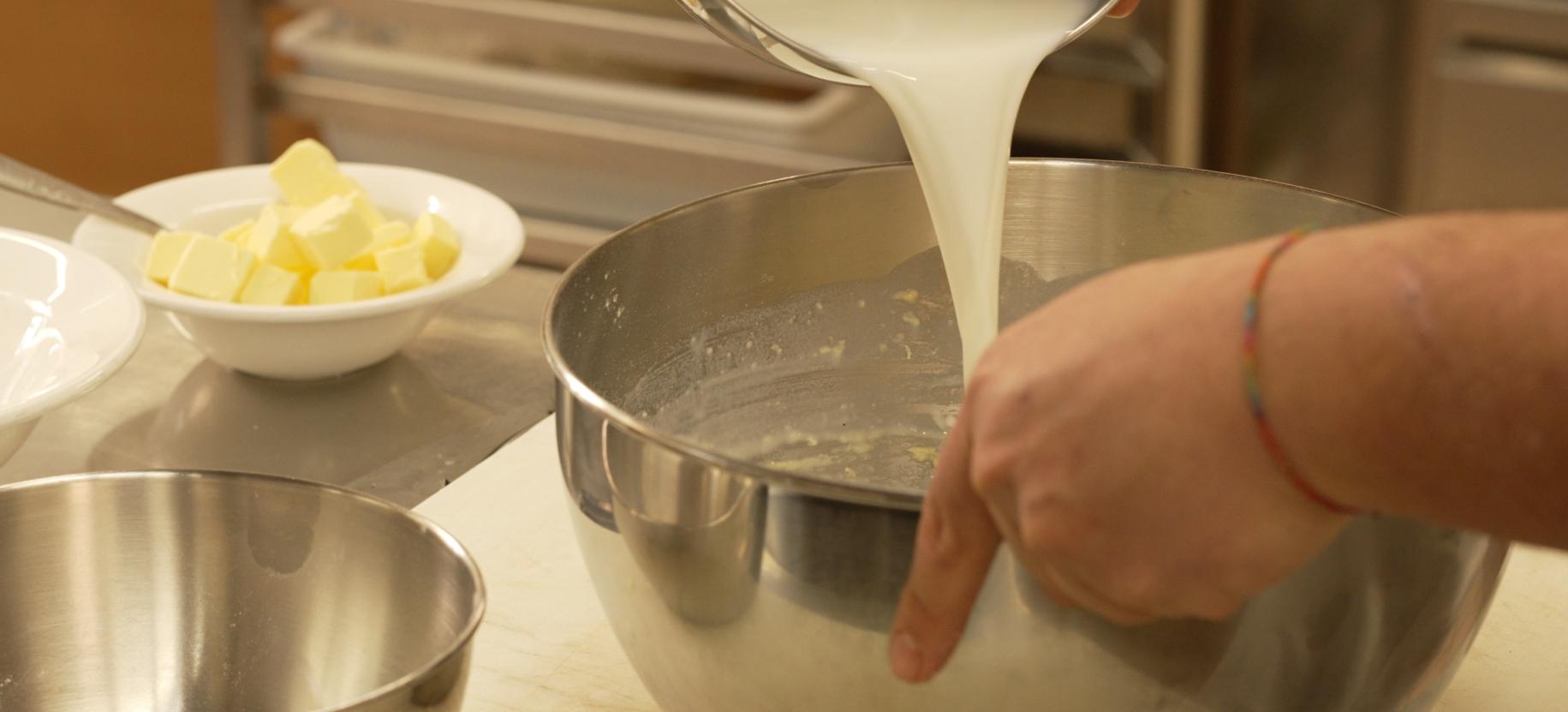 Preparazione impasto Chnéffléne