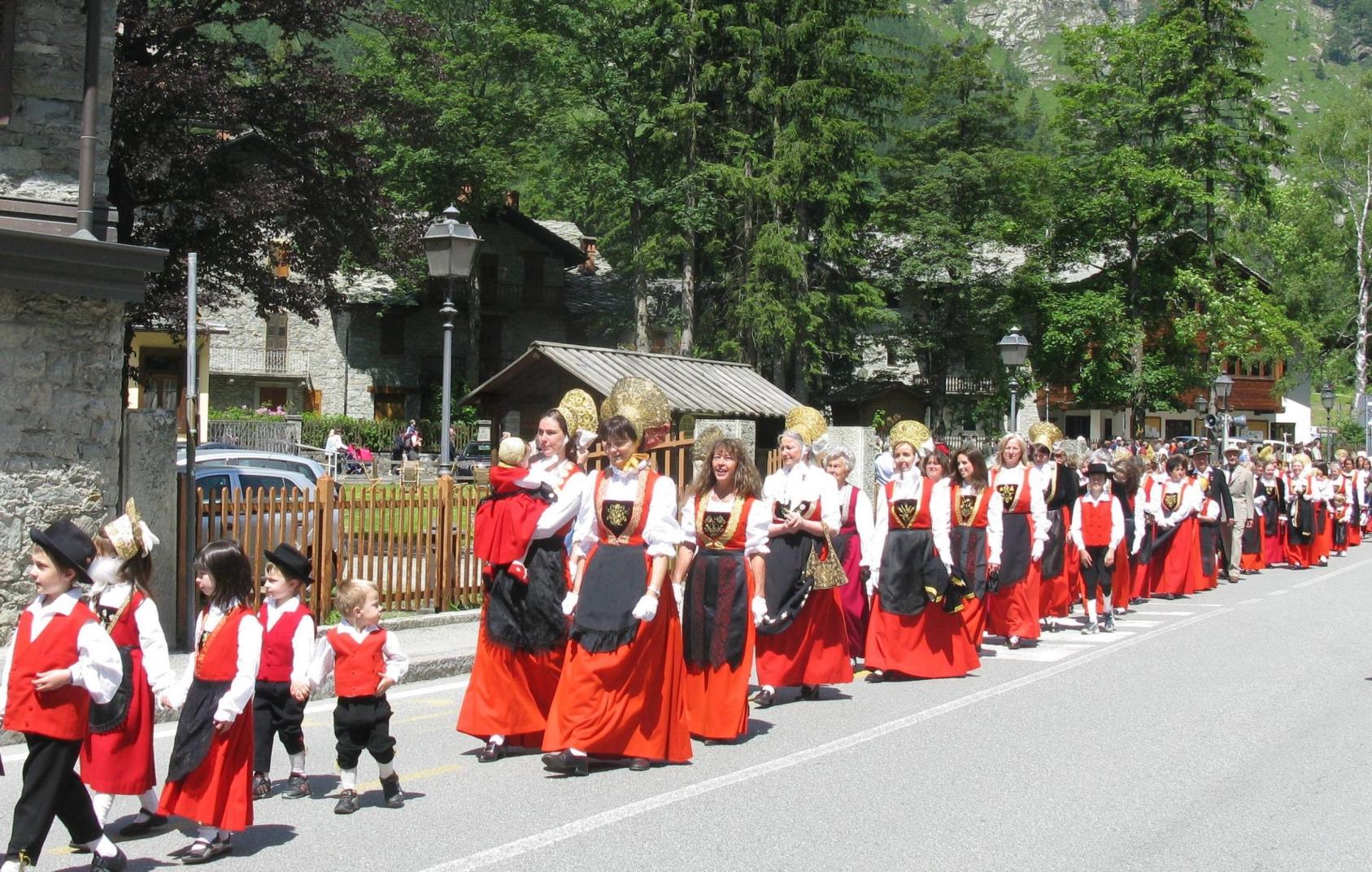 IL COSTUME TRADIZIONALE DI GRESSONEY