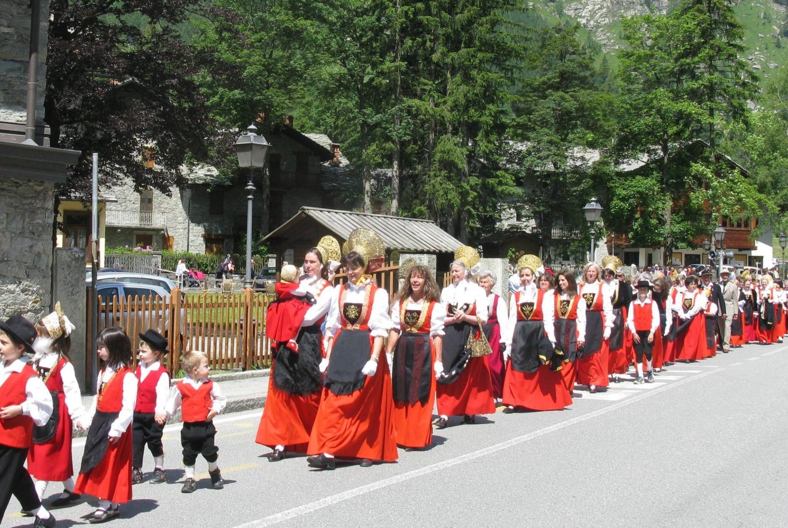 IL COSTUME TRADIZIONALE DI GRESSONEY