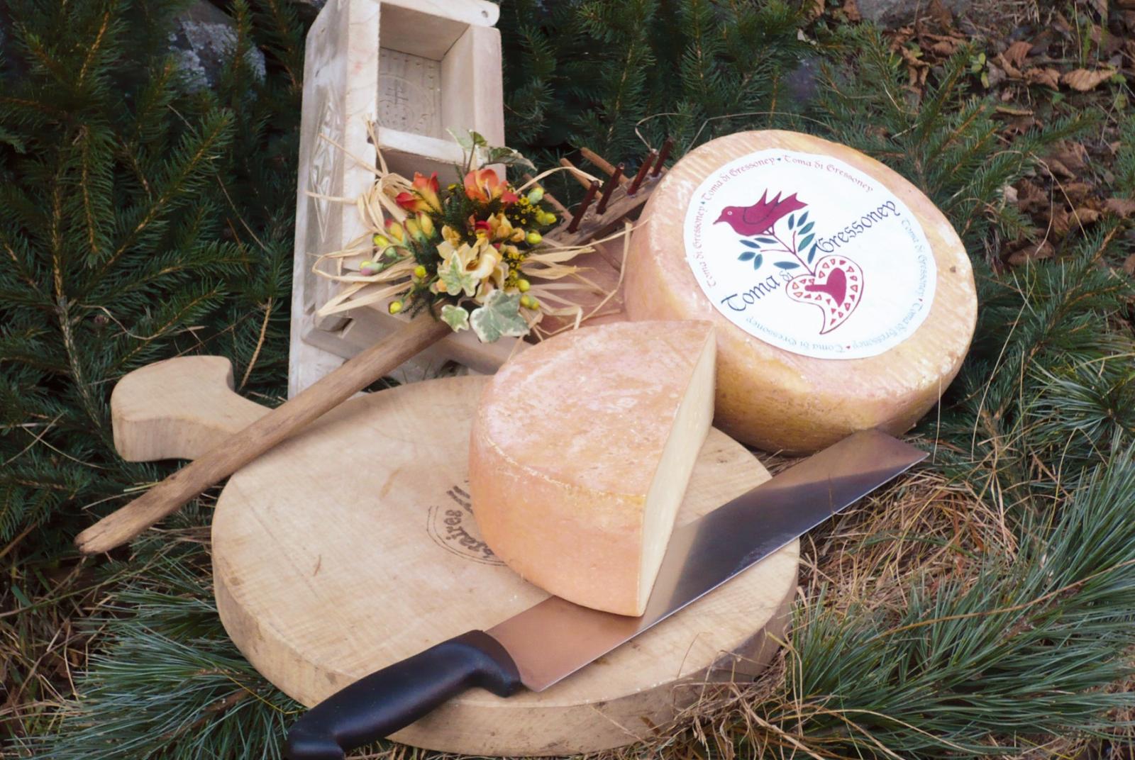 Toma "Toma di Gressoney" cheese festival