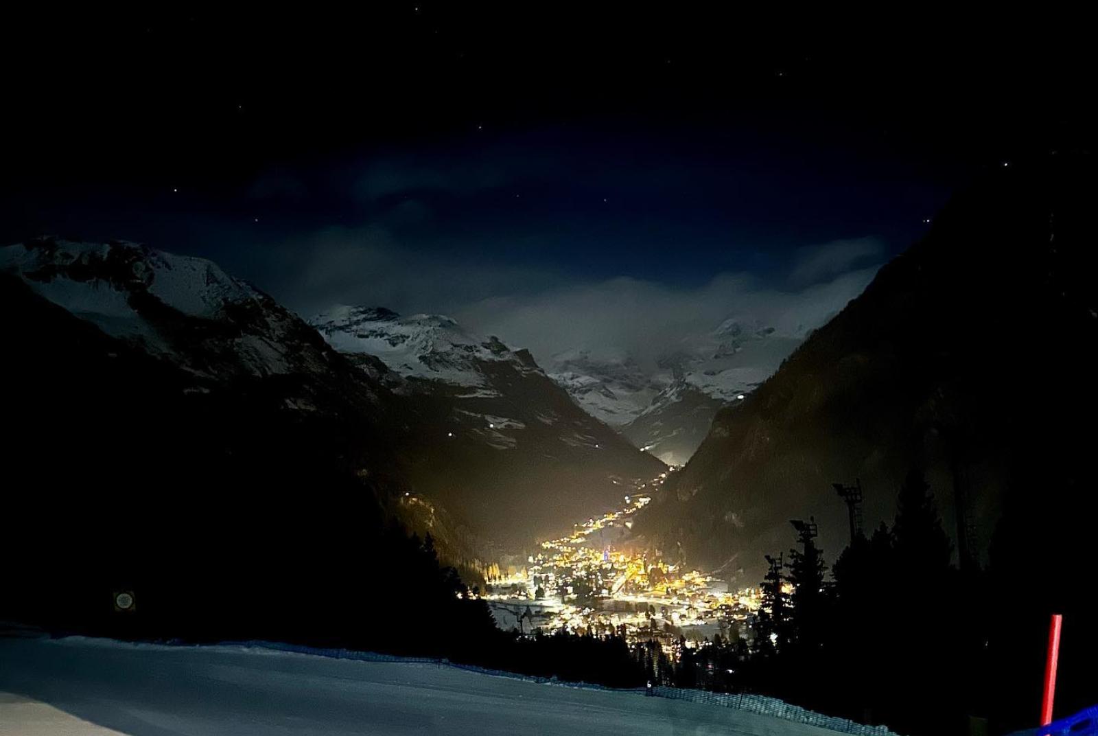 Night view of Gressoney Torchlight descent with kids