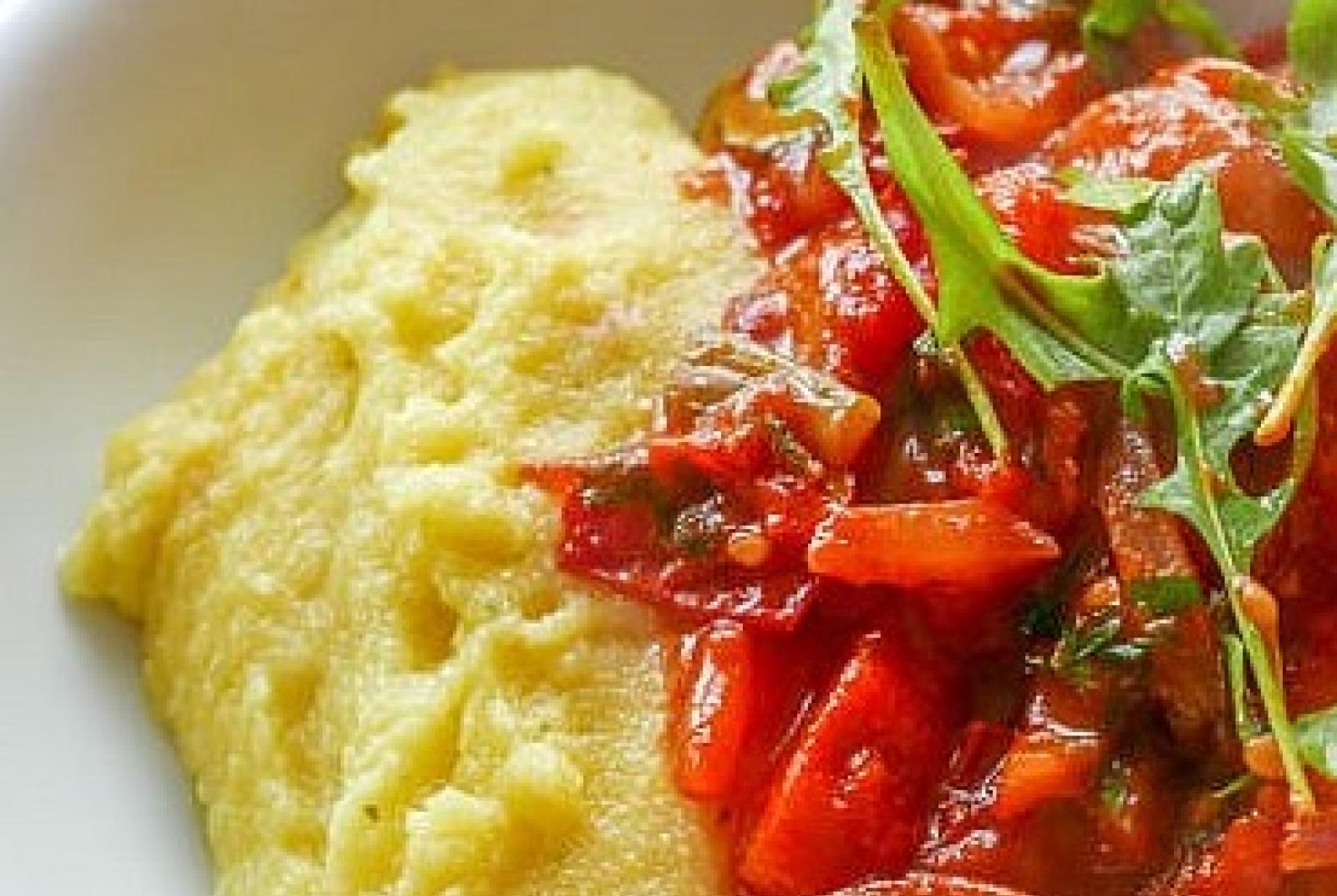 .. Polenta e peperonata - "Insula Platea 1° Maius"