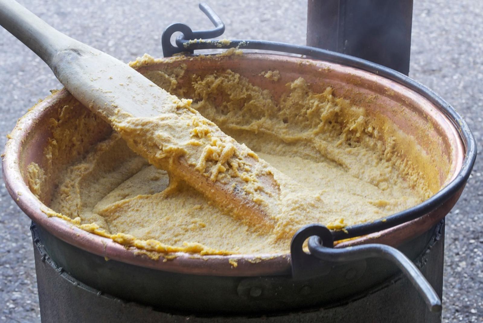 Polenta concia Soupe aux haricots au Rione Vernae