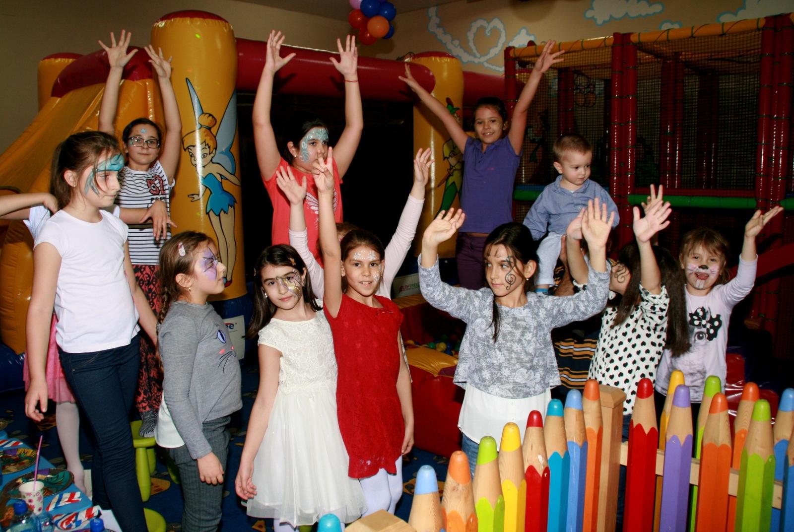 Bimbi travestiti Spettacolo teatrale "Meneghino e il castello di Tremarello"